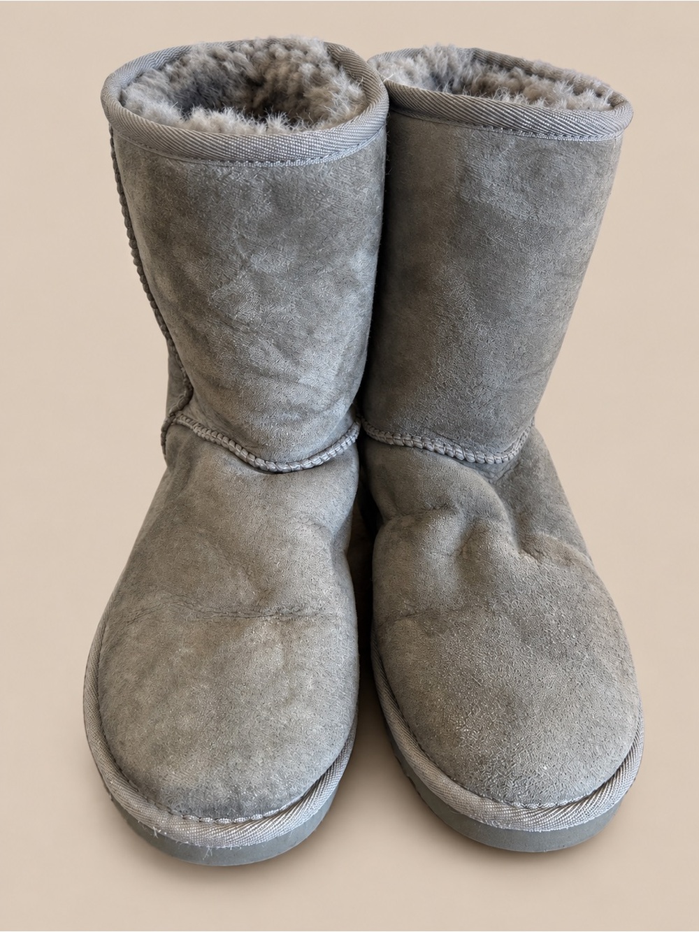 UGG Classic Short Gray Suede Shearling Boots Women’s Size 8